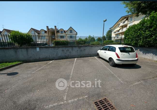 Box/posto auto in residenziale in Via Wolfgang Amadeus Mozart