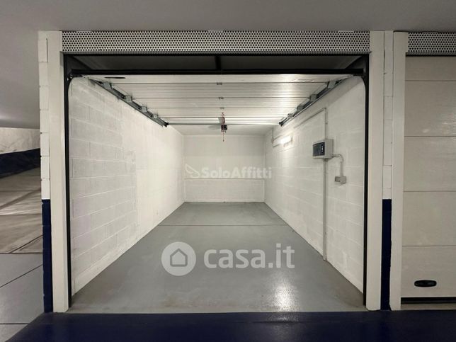 Garage/posto auto in residenziale in Corso di Porta Vigentina 13