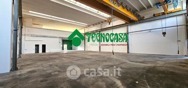 Capannone in commerciale in Via Tosca Fiesoli