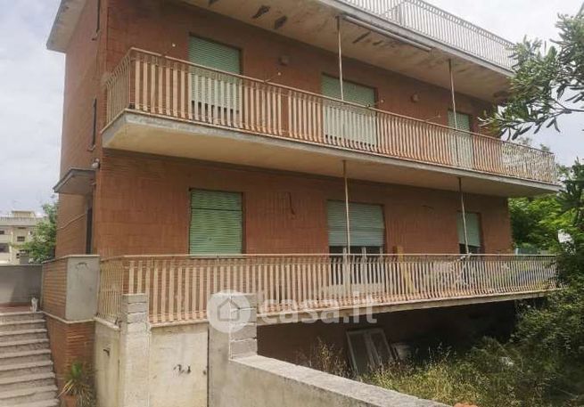 Appartamento in residenziale in Lungomare degli Ardeatini
