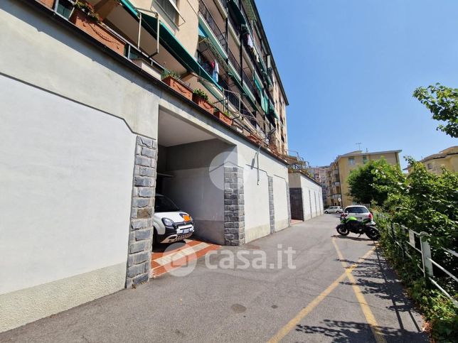 Garage/posto auto in residenziale in Via Diano Marina 58