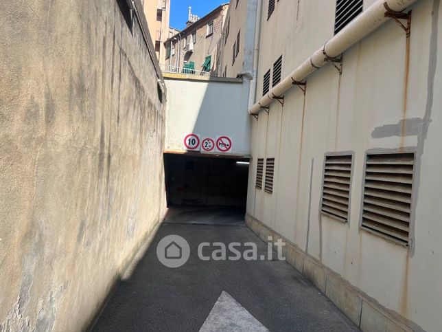 Box/posto auto in residenziale in Via Antonio Orsolino 8