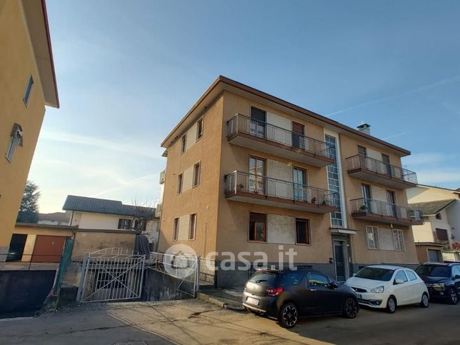 Appartamento in residenziale in Via Federico Petiva 13