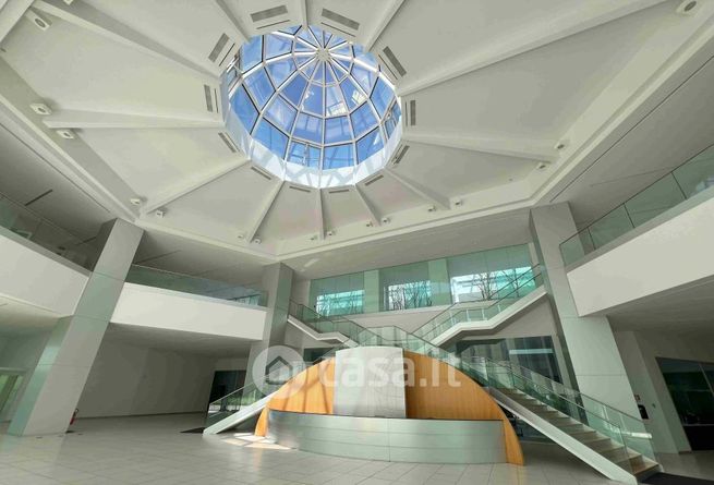 Capannone in commerciale in Via Asti 81