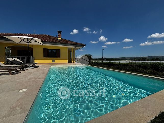 Villa in residenziale in Strada Orti 19