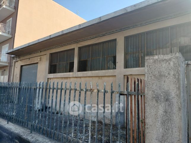 Capannone in commerciale in Via Bonaventura Segusio 33