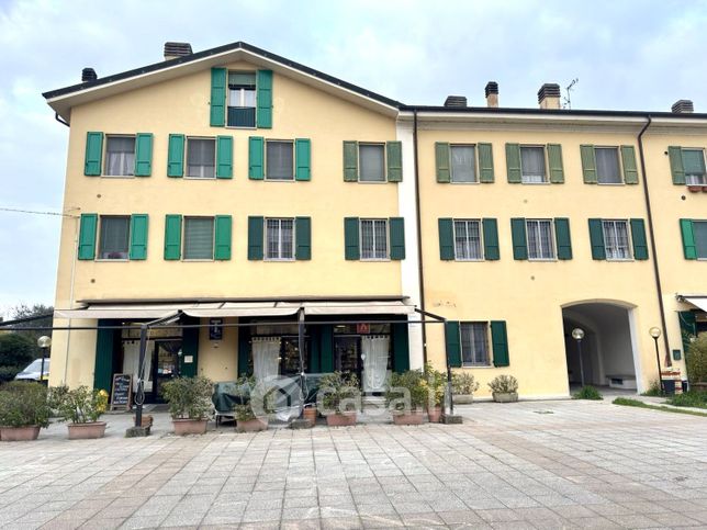 Attivitã /licenza (con o senza mura) in commerciale in Via Giacomo Matteotti 98