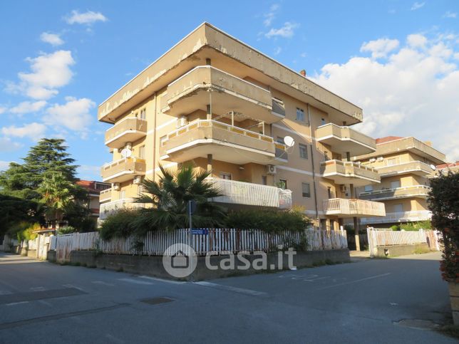 Ufficio in commerciale in Via Aldo Peronaci 3