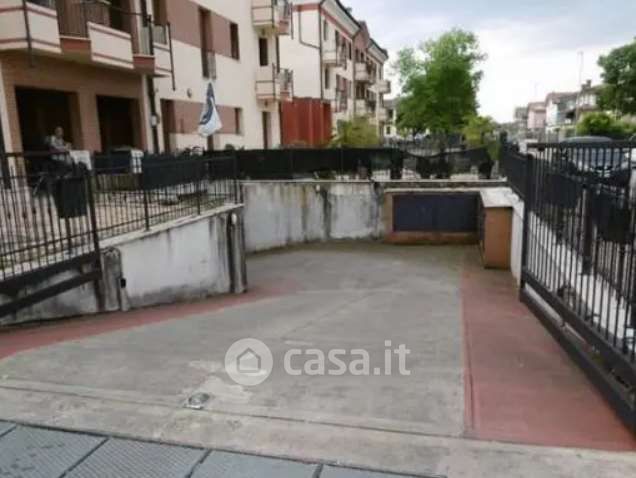 Box/posto auto in residenziale in Viale Verona