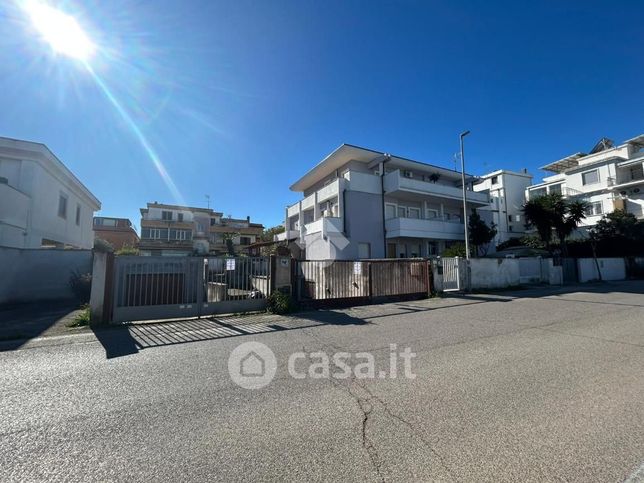 Capannone in commerciale in Via Ponserico 16