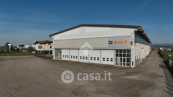 Capannone in commerciale in Corso Tortona 119