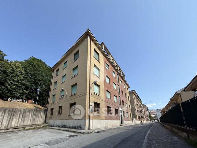 Appartamento in residenziale in Via Peligni 7