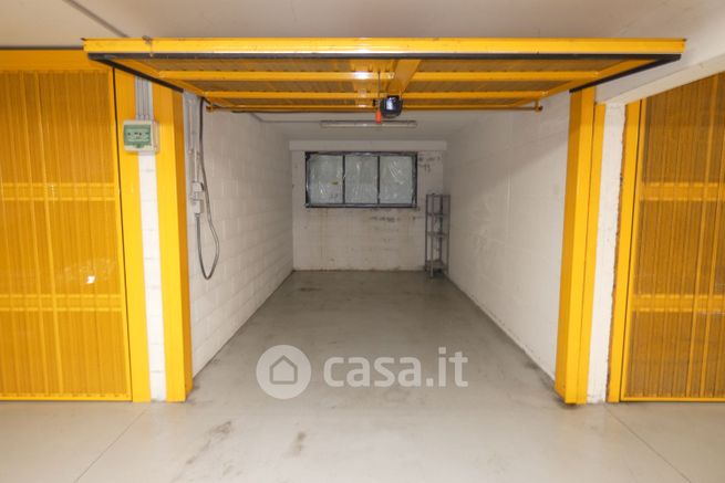 Garage/posto auto in residenziale in Via Puggia 2 -P