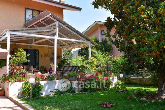 Villa in residenziale in Via avola 1