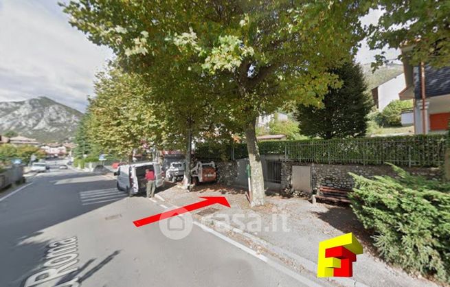 Box/posto auto in residenziale in Via Roma 67