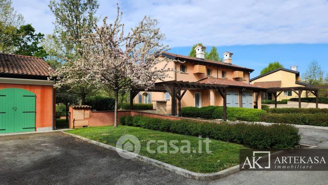 Villa in residenziale in 