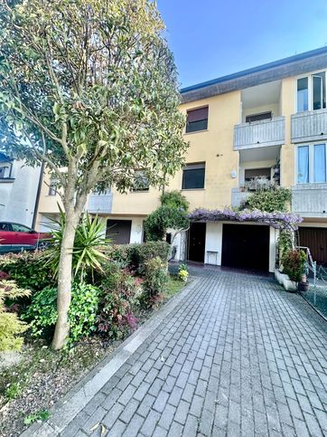 Villetta a schiera in residenziale in Via G. Rossa 3