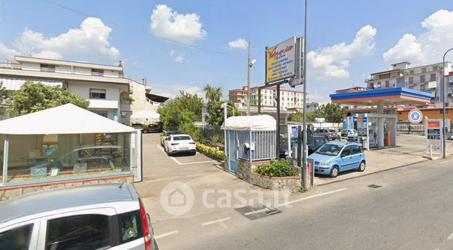 Capannone in commerciale in Via Napoli