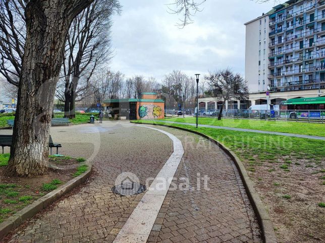 Garage/posto auto in residenziale in Largo Oreste Murani