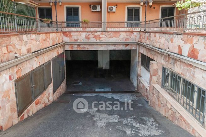 Box/posto auto in residenziale in Via Allegria 26