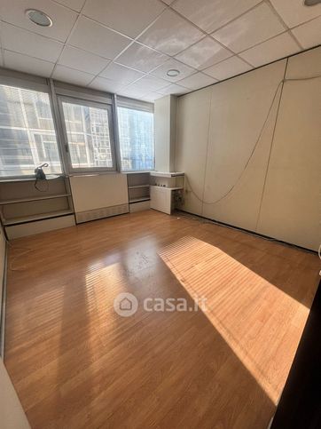 Ufficio in commerciale in Centro Direzionale Isola G1