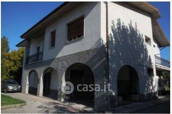 Appartamento in residenziale in Via F. lli Rosselli 5
