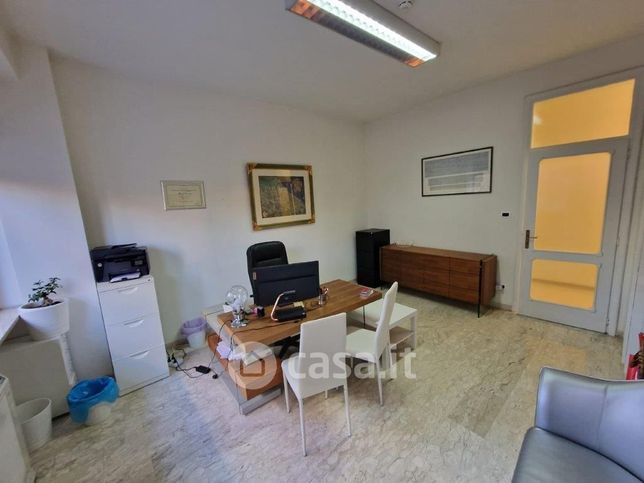 Ufficio in commerciale in Via Latina 7