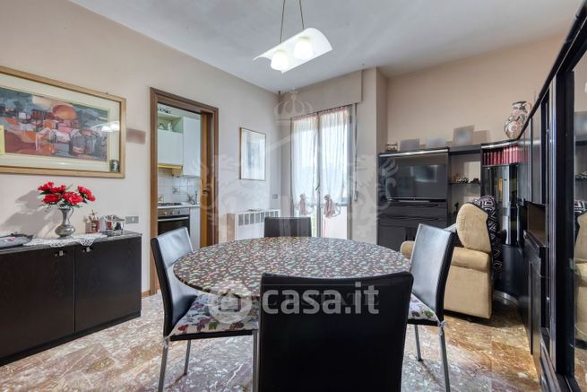 Appartamento in residenziale in Via Fratelli dall'Olio