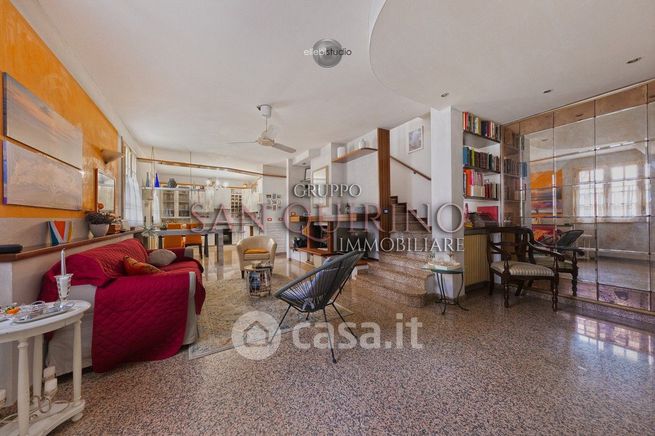 Villa in residenziale in 