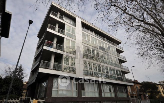 Ufficio in commerciale in Viale Lunigiana 40