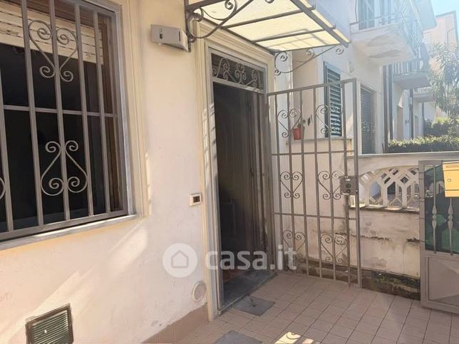 Ufficio in commerciale in Via Lepanto