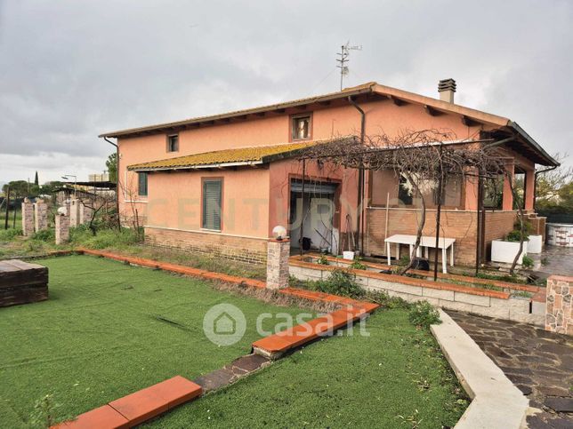 Casa indipendente in residenziale in Strada Casal Roberto 37