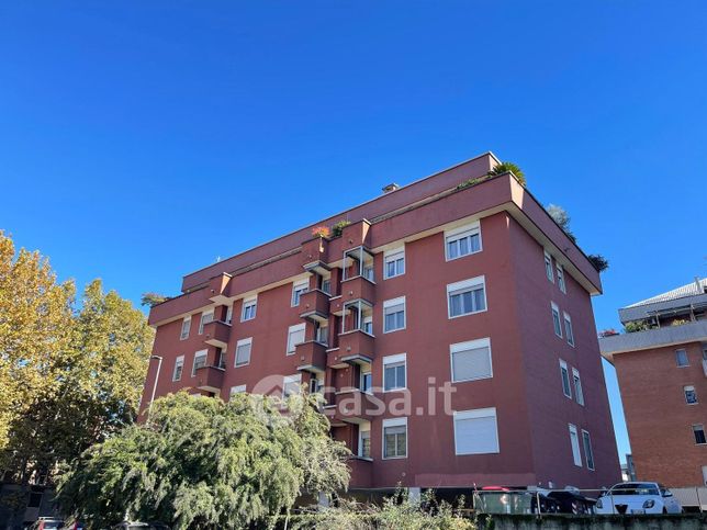 Appartamento in residenziale in Viale Giulio Cesare 289