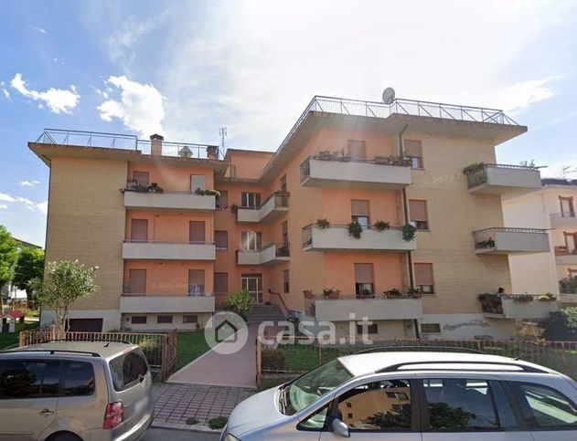 Appartamento in residenziale in Via Polidoro Virgili