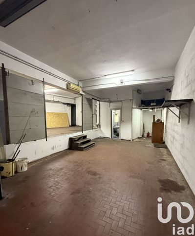 Box/posto auto in residenziale in Via Tortona 45