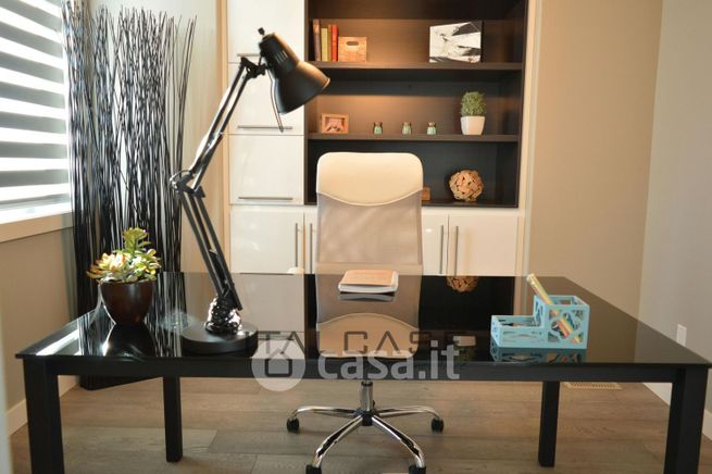 Ufficio in commerciale in