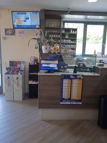 Attivitã /licenza (con o senza mura) in commerciale in Via XX Settembre 28