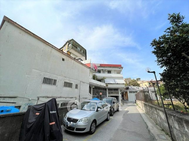 Appartamento in residenziale in Via Giacomo Leopardi 174