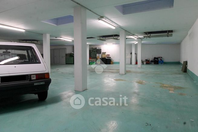 Box/posto auto in residenziale in Via Rudiano 7