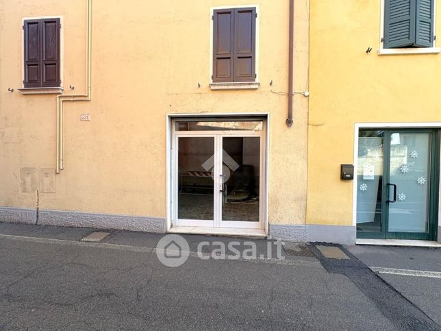Capannone in commerciale in Via 25 Aprile 221