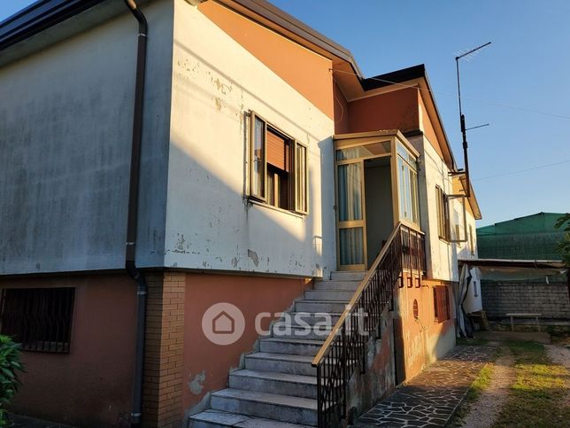 Casa indipendente in residenziale in Via Padova