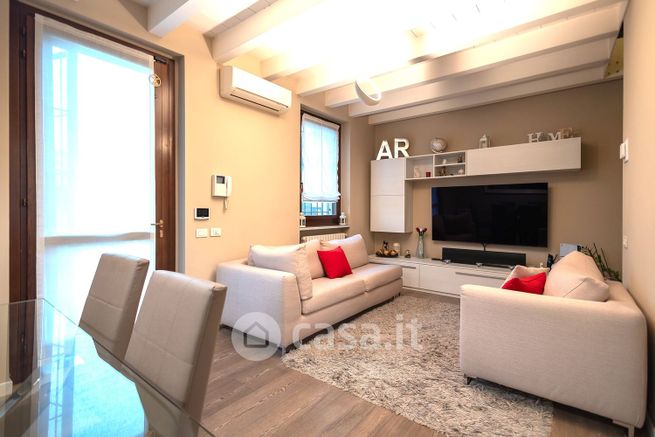 Appartamento in residenziale in Via Rugacesio 3