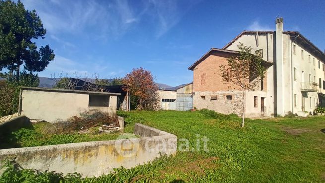 Casa indipendente in residenziale in 