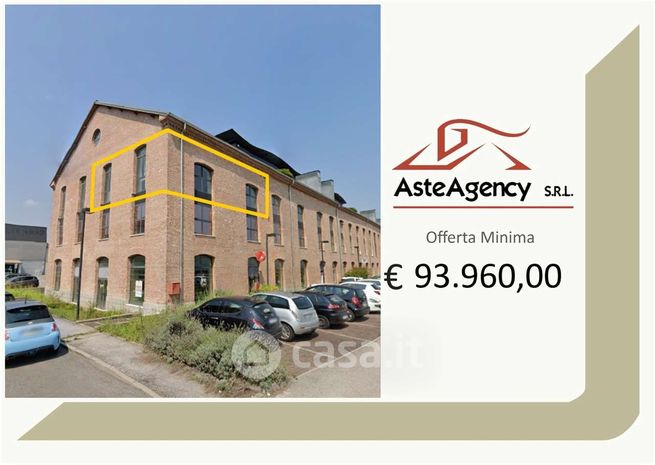 Ufficio in commerciale in Via Vecchia Ferriera 57