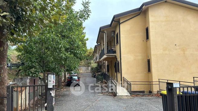 Appartamento in residenziale in Via Salerno Rosario