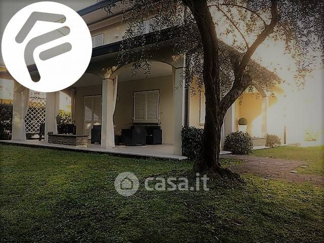 Villa in residenziale in Viale Roma