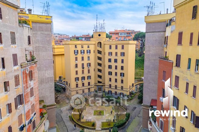 Appartamento in residenziale in Via di Donna Olimpia