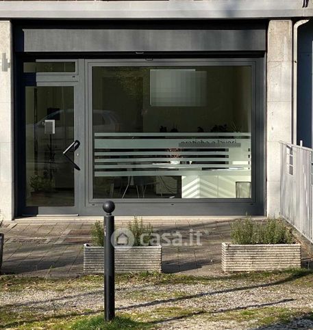 Ufficio in commerciale in 