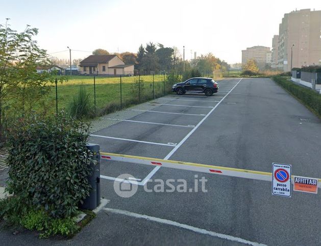 Garage/posto auto in residenziale in C.E. Gadda 14