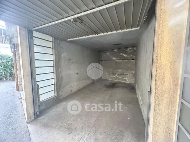 Garage/posto auto in residenziale in Via Alexander Fleming 2